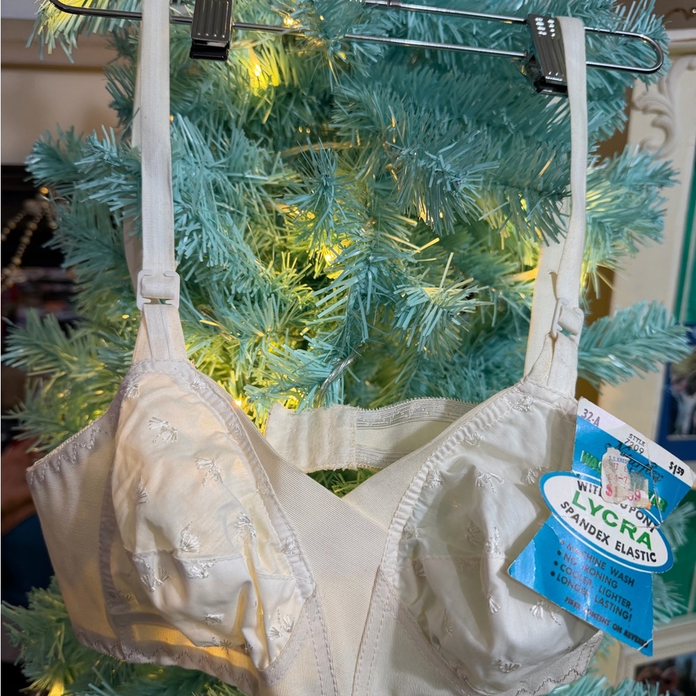 Vintage Naturflex Cream bullet style Bra